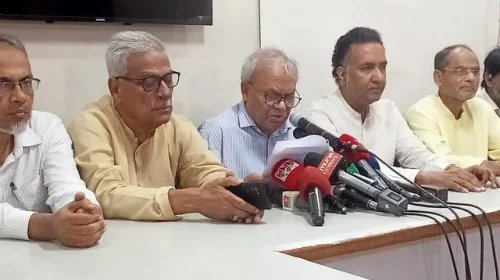 পশুর হাটে ক্রেতা কম, যাঁরা আছেন বেশির ভাগ সরকারি দলের লুটেরা: রিজভী