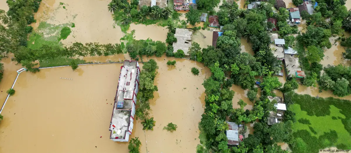 বৃষ্টি কমে আসায় নদ-নদীর পানিও কমতে শুরু করেছে। ফলে আগামী কয়েক দিনে বন্যা পরিস্থিতির উন্নতি আশা করছে আবহাওয়া বিভাগ ও বন্যা পূর্বাভাস ও সতর্কীকরণ কেন্দ্র।