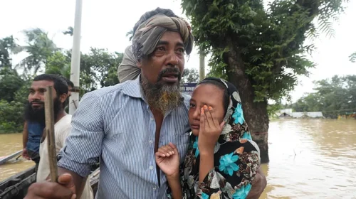 চার দিন পর মেয়েকে পেয়ে কান্নায় ভেঙে পড়েন বাবা