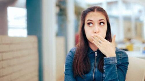 হেঁচকি কেন উঠে আর থামাবেন কীভাবে