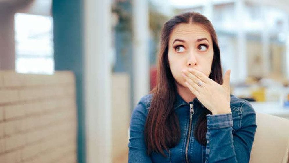 হেঁচকি কেন উঠে আর থামাবেন কীভাবে